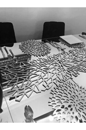 BF AKSESUAR SUNİ DERİ RUNNER VE 6 LI SUPLA TAKIMI YAPRAK DESEN GÜMÜŞ RENK