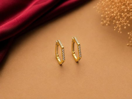 Altıgen Taşlı 14 Ayar Altın Küpe 3,03 Gram