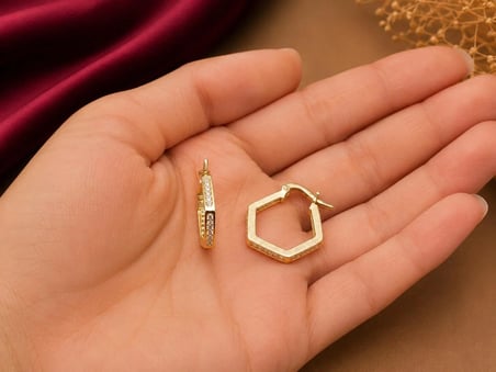Altıgen Taşlı 14 Ayar Altın Küpe 3,03 Gram