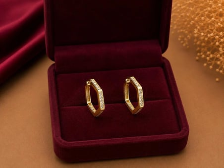 Altıgen Taşlı 14 Ayar Altın Küpe 3,03 Gram