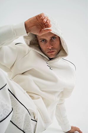 Kapüşonlu 3 İplik Baskılı Cepli Sweatshirt