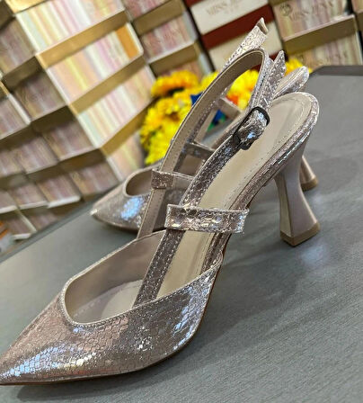 EN MODA AÇIK ROSE GOLD 7CM KADEH TOPUK ARKASI AÇIK YAN BANTLI ÇOK RAHAT KADIN ABİYE AYAKKABI