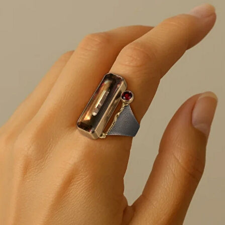 Zultanit ve Granat Taşlı Gümüş Yüzük – Axis Ember