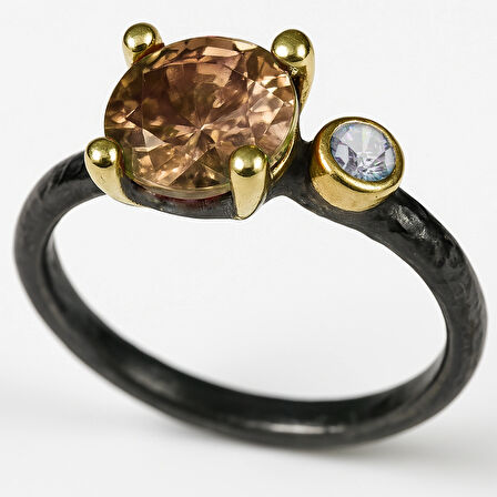 Zultanit Taşlı Gümüş Yüzük – Split Orbit