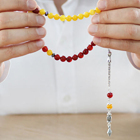 Kararmaz Metal Arnavut Zincir Püsküllü Küre Kesim Sarı Kırmızı Jade Akik Doğaltaş Taraftar Tesbih M2