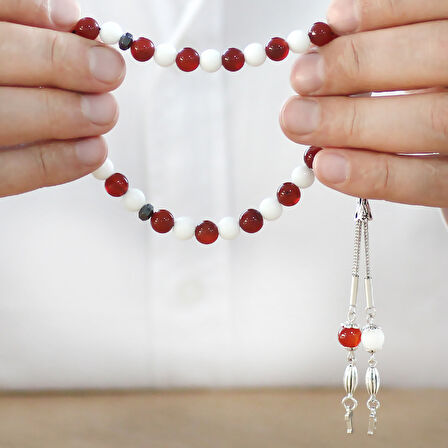 Kararmaz Metal Kişiye Özel Harf Püsküllü Küre Kesim Kırmızı Beyaz Jade Akik Doğaltaş Taraftar Tesbih