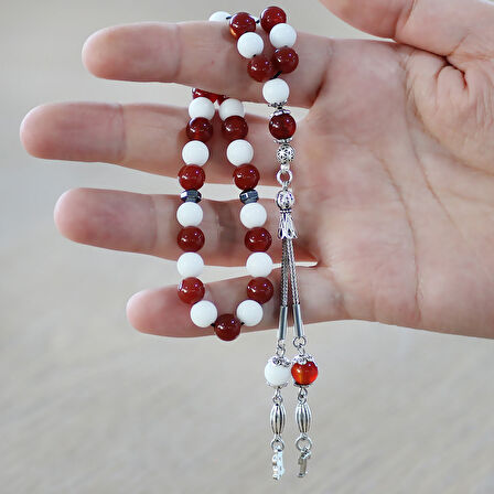 Kararmaz Metal Kişiye Özel Harf Püsküllü Küre Kesim Kırmızı Beyaz Jade Akik Doğaltaş Taraftar Tesbih