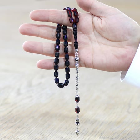 Ateş Kehribar Tesbih - 925 Ayar Gümüş Kral Püsküllü - Süzme Kırmızı Siyah Renk - Kapsül Kesim