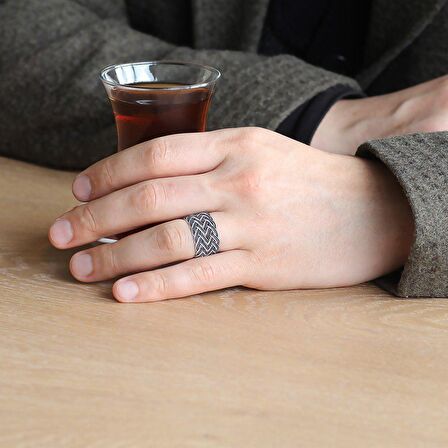 Siyah-Beyaz Renkli 1000 Ayar Gümüş Trabzon El Örmesi Kazaz Yüzük