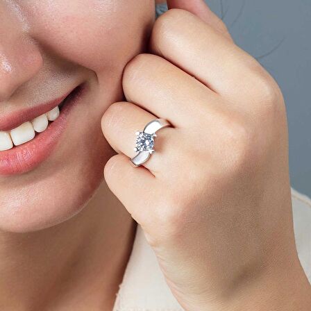 Starlight Diamond Pırlanta Montür Asimetrik 925 Ayar Gümüş Kadın Tektaş Yüzük