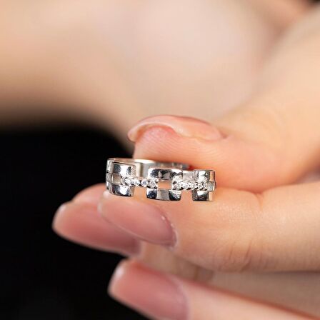 Zirkon Taşlı Kare Zincir Tasarım Silver Renk Free Size 925 Ayar Gümüş Kadın Yüzük