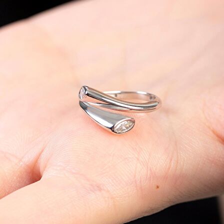 Beyaz Zirkon Taşlı Cats Eye Detaylı Silver Renk Free Size 925 Ayar Gümüş Kadın Yüzük