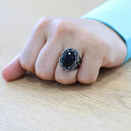 Faset Siyah Zirkon Taşlı Dikit Detaylı 925 Ayar Gümüş Erkek Yüzük