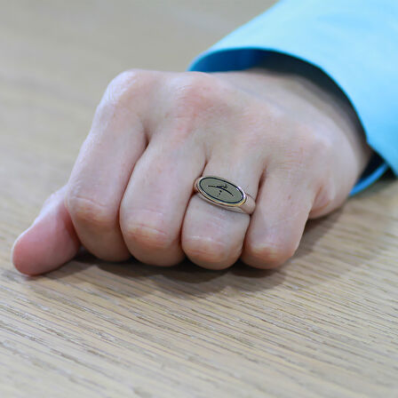 Üzerine Hüsnü Hat Hiç Yazılı Oval Tasarım 925 Ayar Gümüş Erkek Yüzük