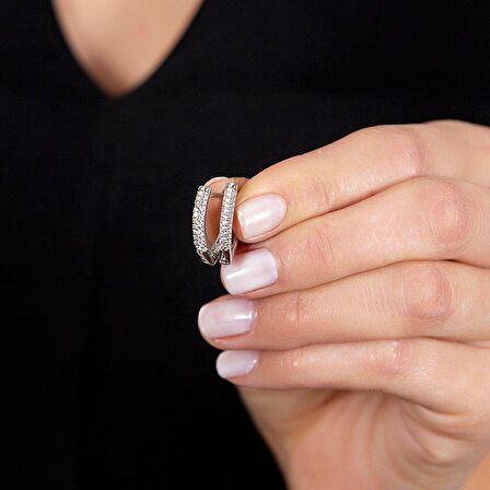 Starlight Diamond Zirkon Taşlı "V" Tasarım 925 Ayar Gümüş Küpe