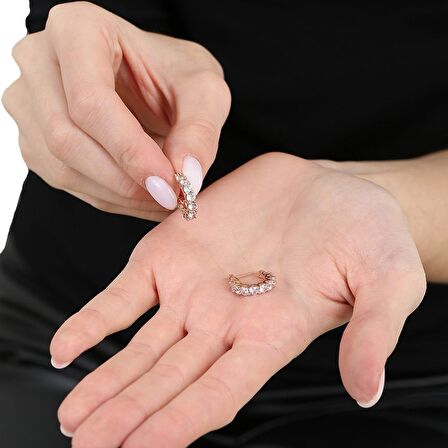 Tek Sıra Beyaz Zirkon Taşlı Rose Renk Yarım Tur 925 Ayar Kadın Küpe