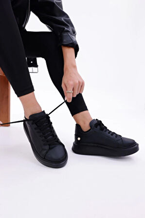 Kadın Bağcıklı Basic Sneaker Inci Detaylı Kalın Taban Spor Ayakkabı