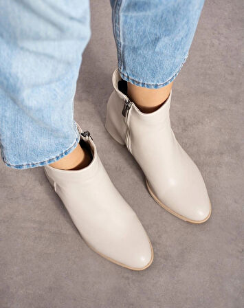 Kadın Bilekte Blok Topuklu Yanı Fermuarlı Günlük Bot