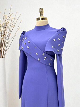 KREP YAKA TAŞ İŞLEMELİ KUYRUKLU ABİYE