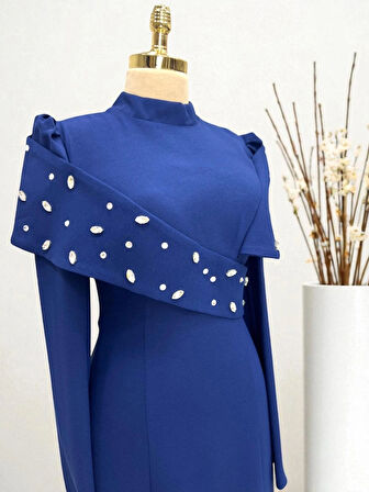 KREP YAKA TAŞ İŞLEMELİ KUYRUKLU ABİYE