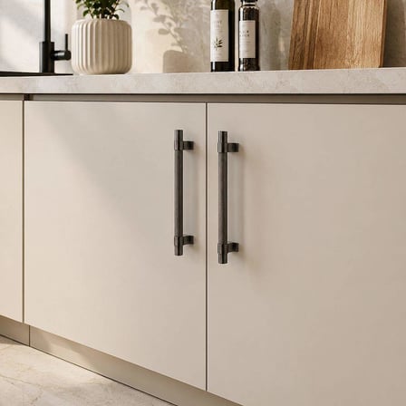 System Mobilya Kulbu Füme Renk 96mm Kulp (SY8774 0096 BBN-BBN)