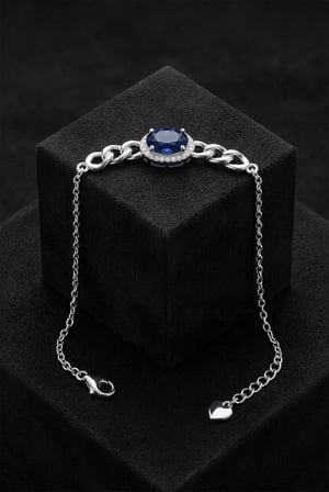 925 Ayar Gümüş Rodyum Renk Safir Taşlı Gurmet Zincir Detaylı Bileklik