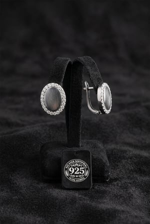 925 Ayar Gümüş Rodyum Renk Zirkon Taş Çerçeveli Özelleştirilebilir Oval Klipsli Küpe