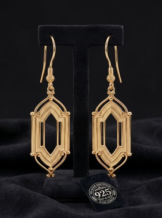 925 Ayar Geleneksel Telkari El İşçiliği Gold Pencere Motifli Kancalı Gümüş Küpe