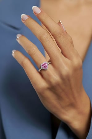 925 Ayar Pembe Taşlı Rodyum Pırlanta Işıltılı Kalp Ayarlanabilir Gümüş Yüzük