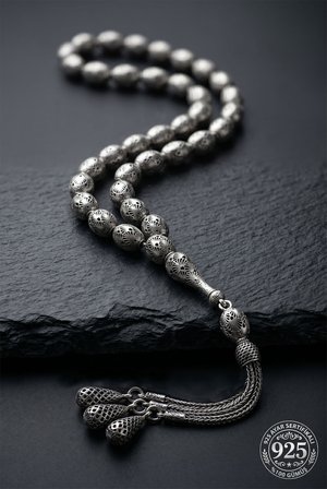 925 Ayar Oval Kesim 3 Kamçılı Püskül Orta Boy Zırh Örgü Desenli Otantik Gümüş Tesbih 17,5Gr