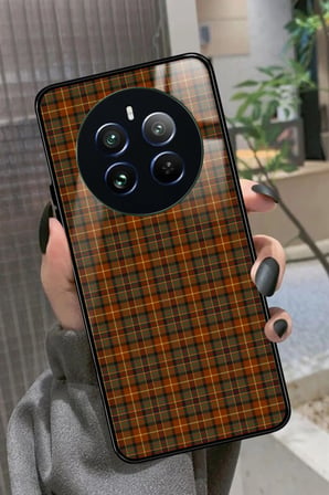 Realme 12 Uyumlu Kırmızı Kare Tasarımlı Parlak Silikon Kılıf