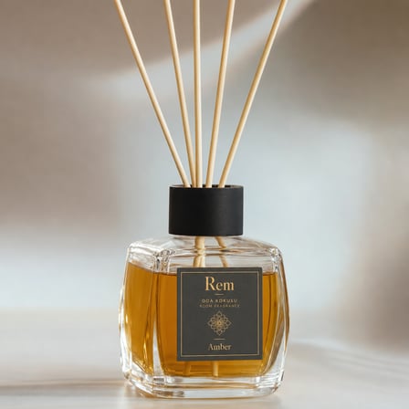 Amber 100 ml Bambu Çubuklu Oda Kokusu – Elmas Model Cam Şişe