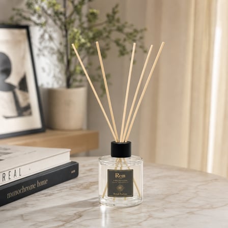 Bebek Pudrası 150 ml Bambu Çubuklu Oda Kokusu – Yuvarlak Silindir Cam Şişe