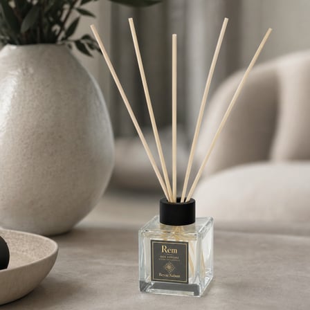 Beyaz Sabun 100 ml Bambu Çubuklu Oda Kokusu – Kare Cam Şişe