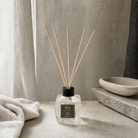Beyaz Sabun 100 ml Bambu Çubuklu Oda Kokusu – Elmas Model Cam Şişe