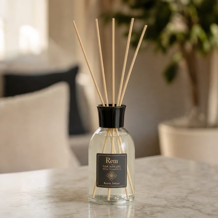 Beyaz Sabun 100 ml Bambu Çubuklu Oda Kokusu – Şeffaf Uzun Silindir Cam Şişe