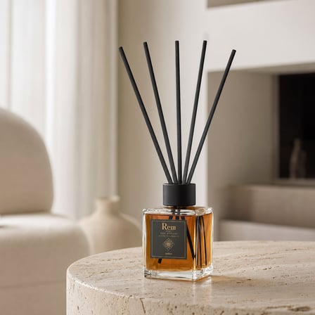 Amber 100 ml Fiber Çubuklu Oda Kokusu – Kare Cam Şişe
