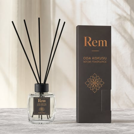 Beyaz Sabun 100 ml Fiber Çubuklu Oda Kokusu – Elmas Model Cam Şişe