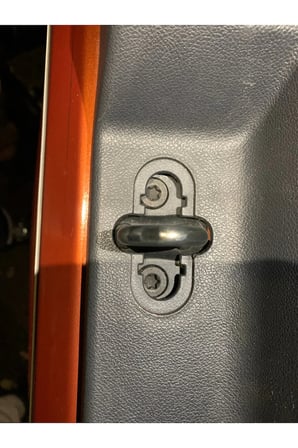Renault Koleos Bagaj Mandalı Kapak Plakası