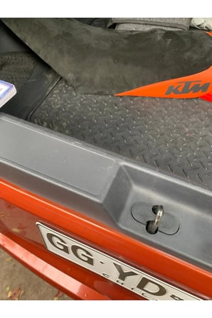 Renault Koleos Bagaj Mandalı Kapak Plakası