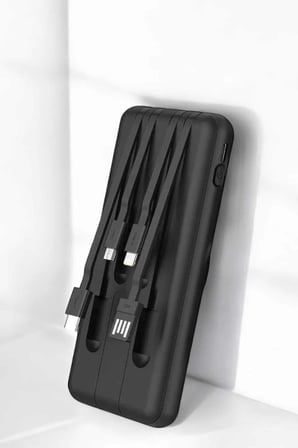 Hızlı Şarj Dijital Göstergeli Powerbankli Çoklu Şarj Özelliği