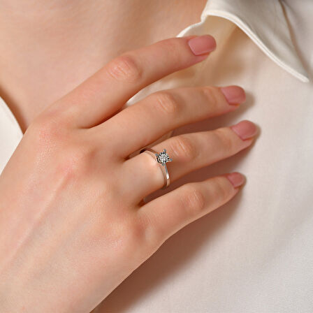 0.14 Karat Pırlanta Tektaş Yüzük