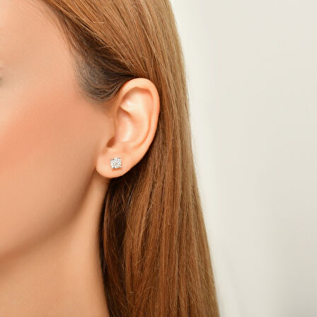 0.42 Karat Pırlanta Küpe