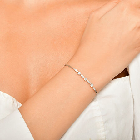 0.54 Karat Baget Taşlı Pırlanta Bileklik