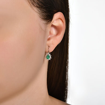 0.06 Karat Zümrüt Taşlı Pırlanta Küpe