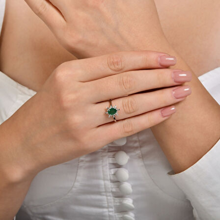 0.15 Karat Zümrüt Taşlı Pırlanta Yüzük