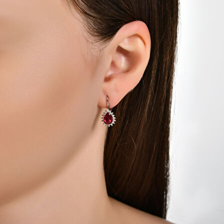 0.25 Karat Yakut Taşlı Pırlanta Küpe