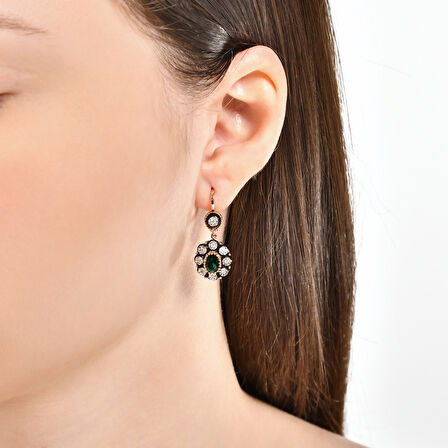 0.09 Karat Zümrüt Renkli Elmas Küpe