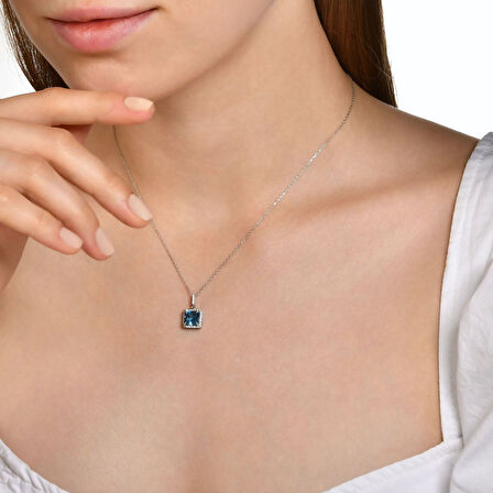 0.14 Karat Mavi Topaz Taşlı Pırlanta Kolye