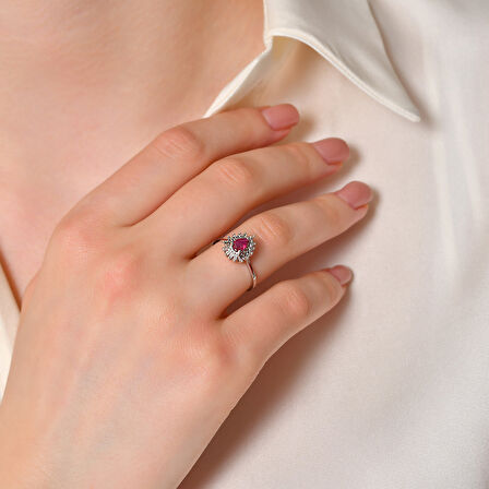 0.05 Karat Yakut Taşlı Pırlanta Yüzük